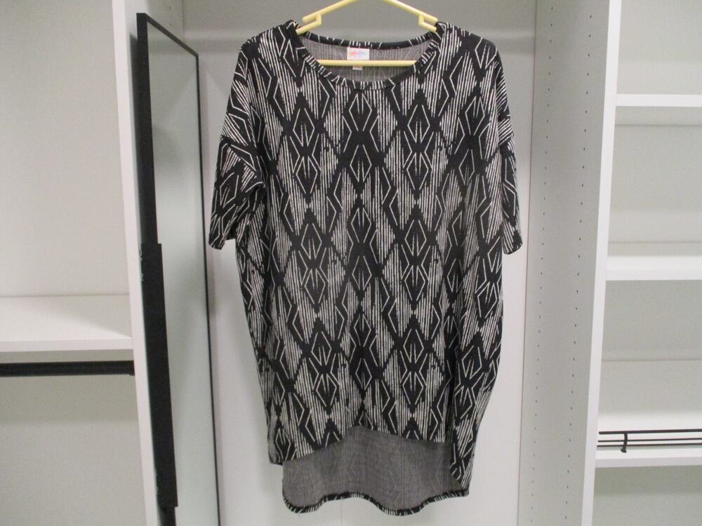 LULAROE IRMA SHIRT BLACK WHITE SIZE SMALL